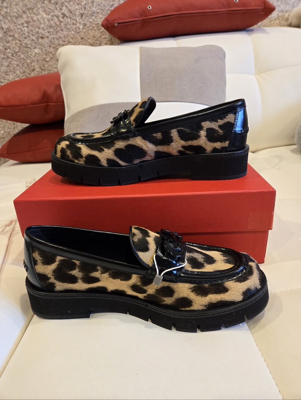 Ferragamo Women's Ofelia Leopard Real Haircalf Loafer Gancini Size 9 and 9.5 NWB - Picture 7 of 16